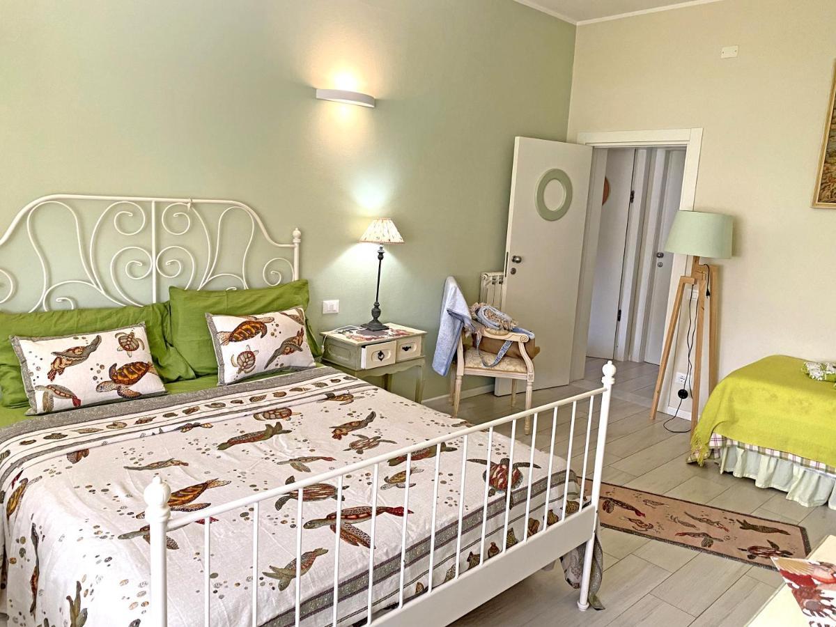 B&B Due Passi Dal Mare Cinquale Exterior foto