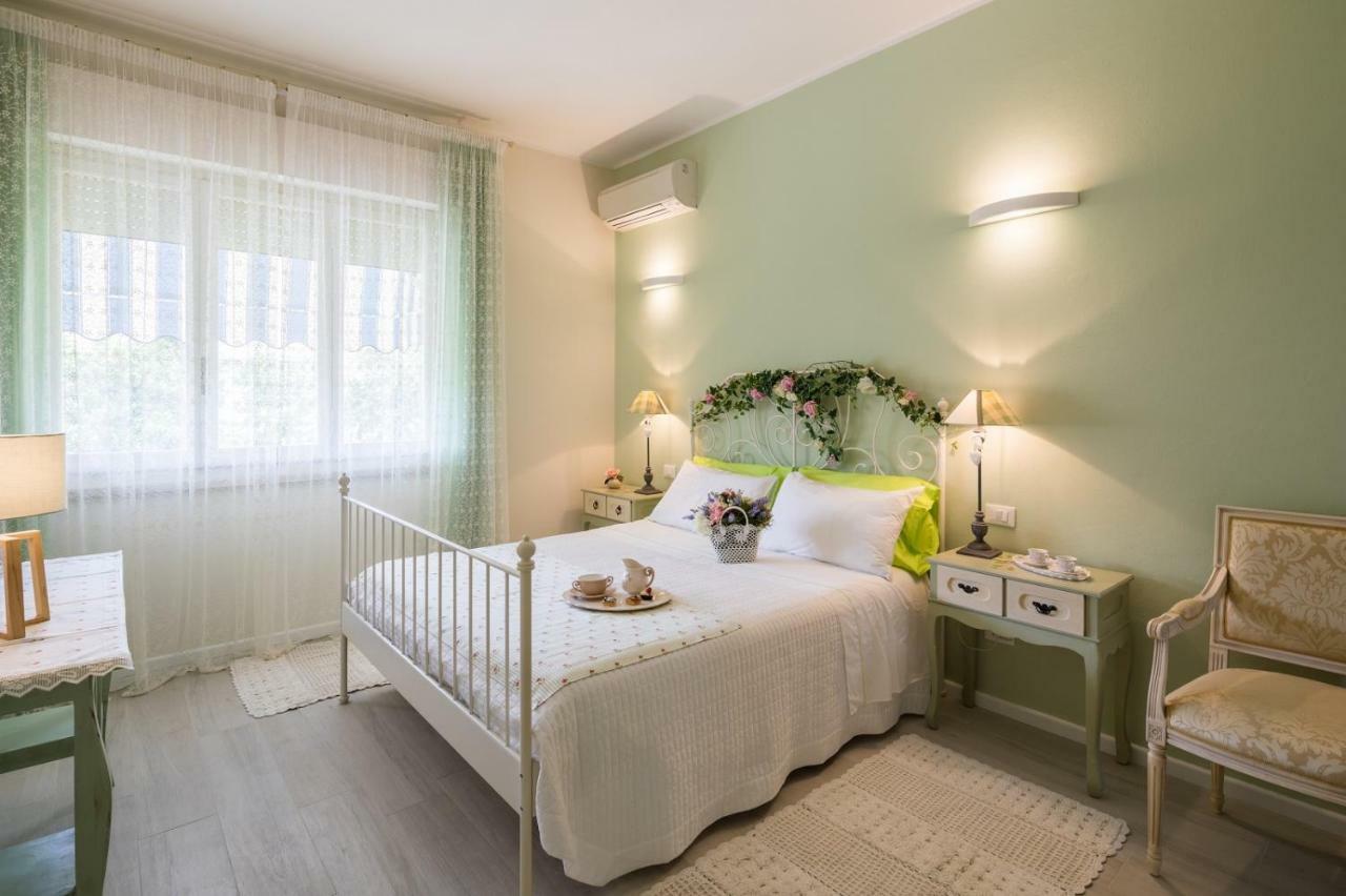 B&B Due Passi Dal Mare Cinquale Exterior foto